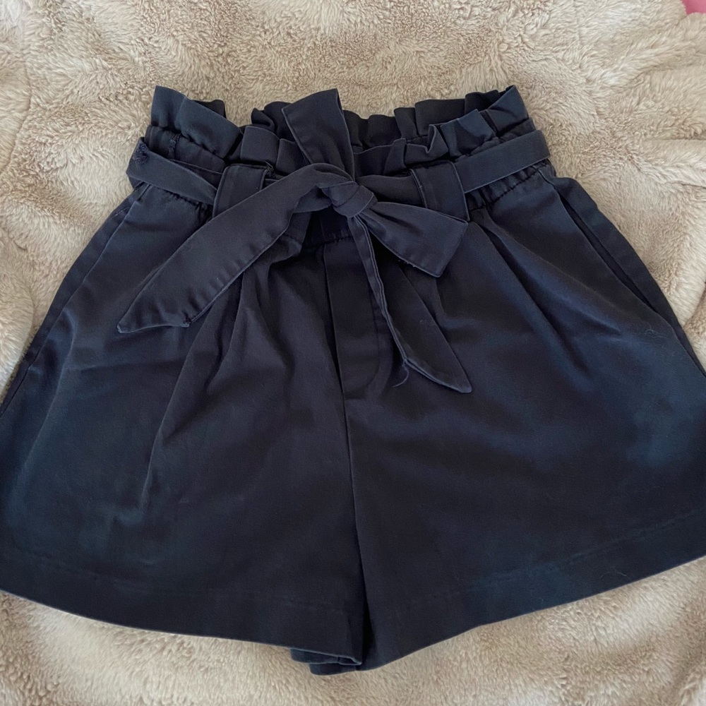 Bow waist band shorts